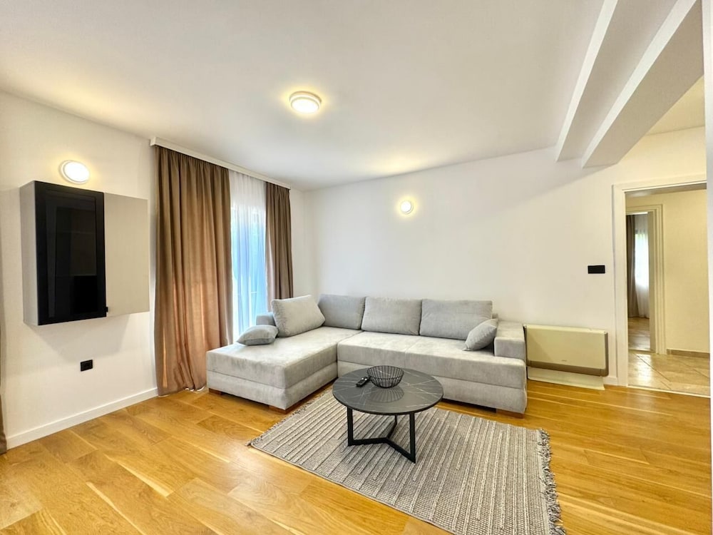 Sunny Bay Apartments