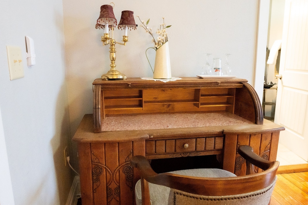 Oak Tree Hotel