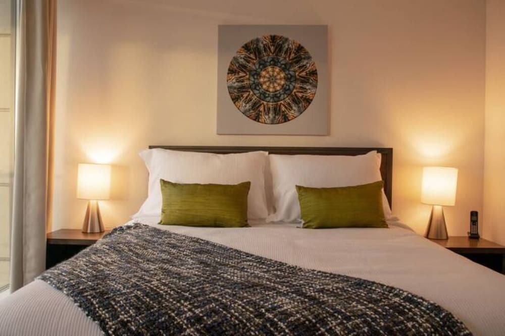 The Falls by Victoria Royal Vacations - Image 2