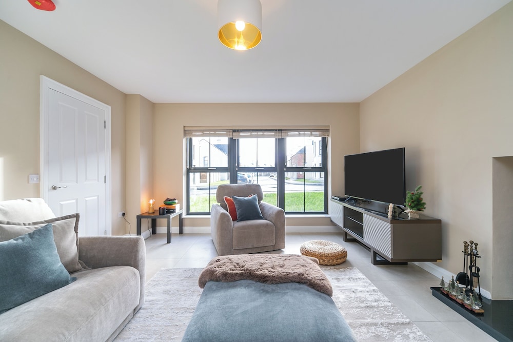 Modern Entire Home Retreat in Newry