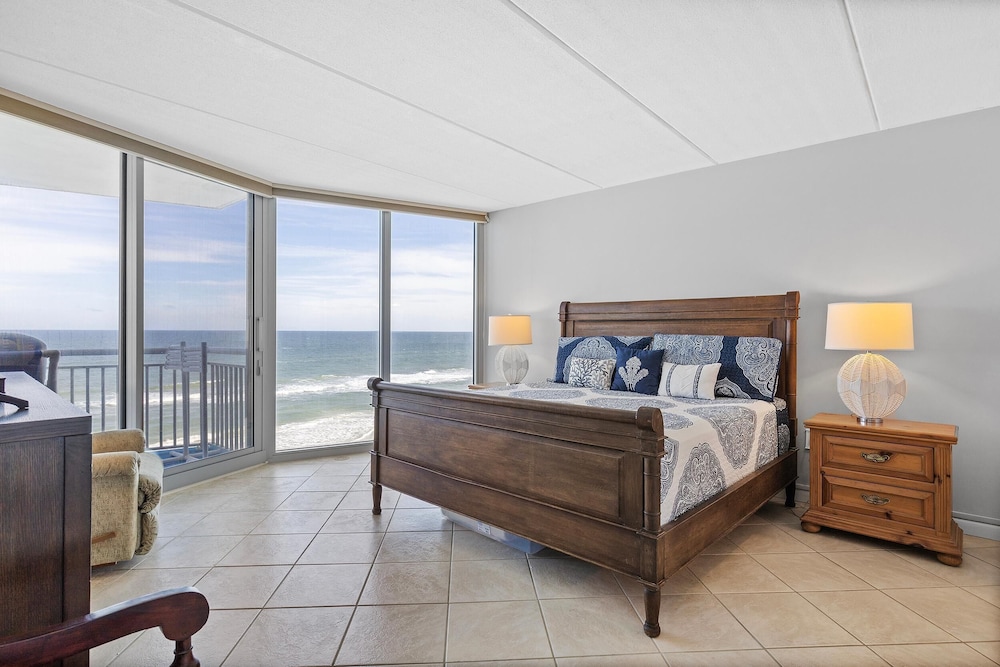 Surfside Club 503