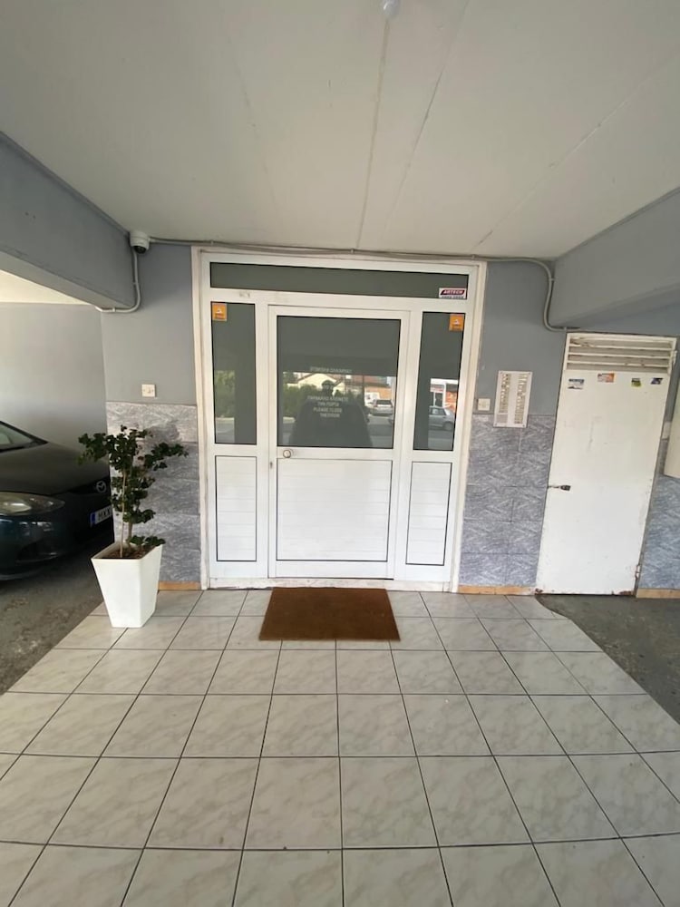 Andrea 3-BR Apt in Mackenzie With Pool