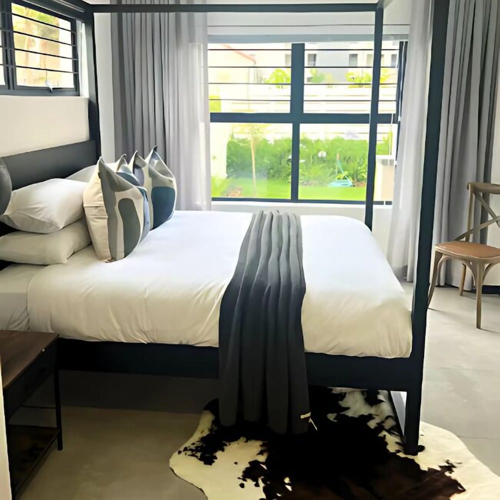 The Henlee Apartment Tocara