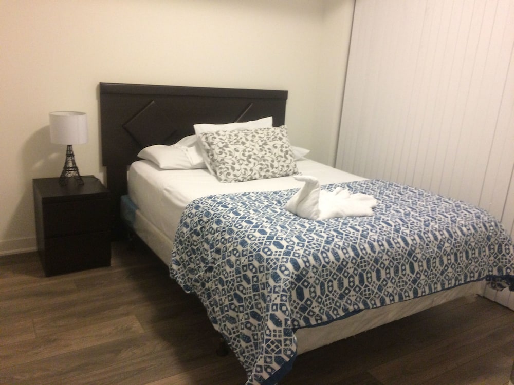 Pelican Suite at Harbour Plaza-1