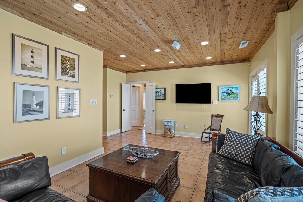 The Amadeus 5 Bedroom Home by RedAwning view 5