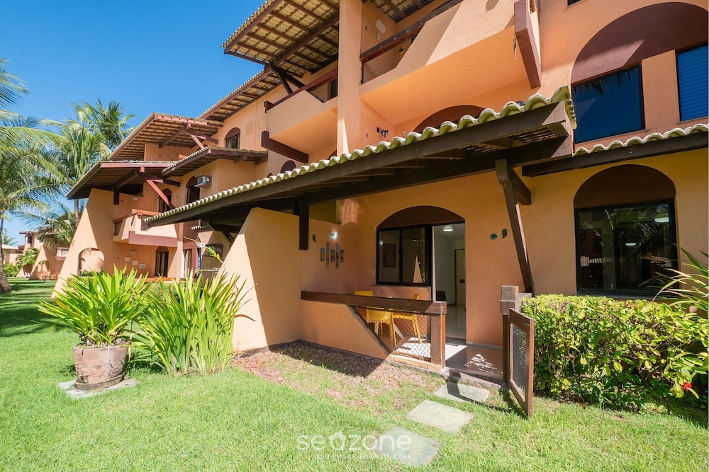Condominium With Gym and Pool in Guarajuba - Camacari GSH