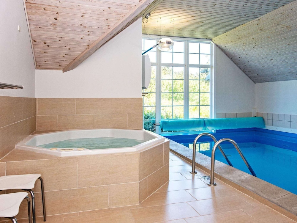 Luxury Retreat With Pool - By Traum Ferienwohnungen view 3