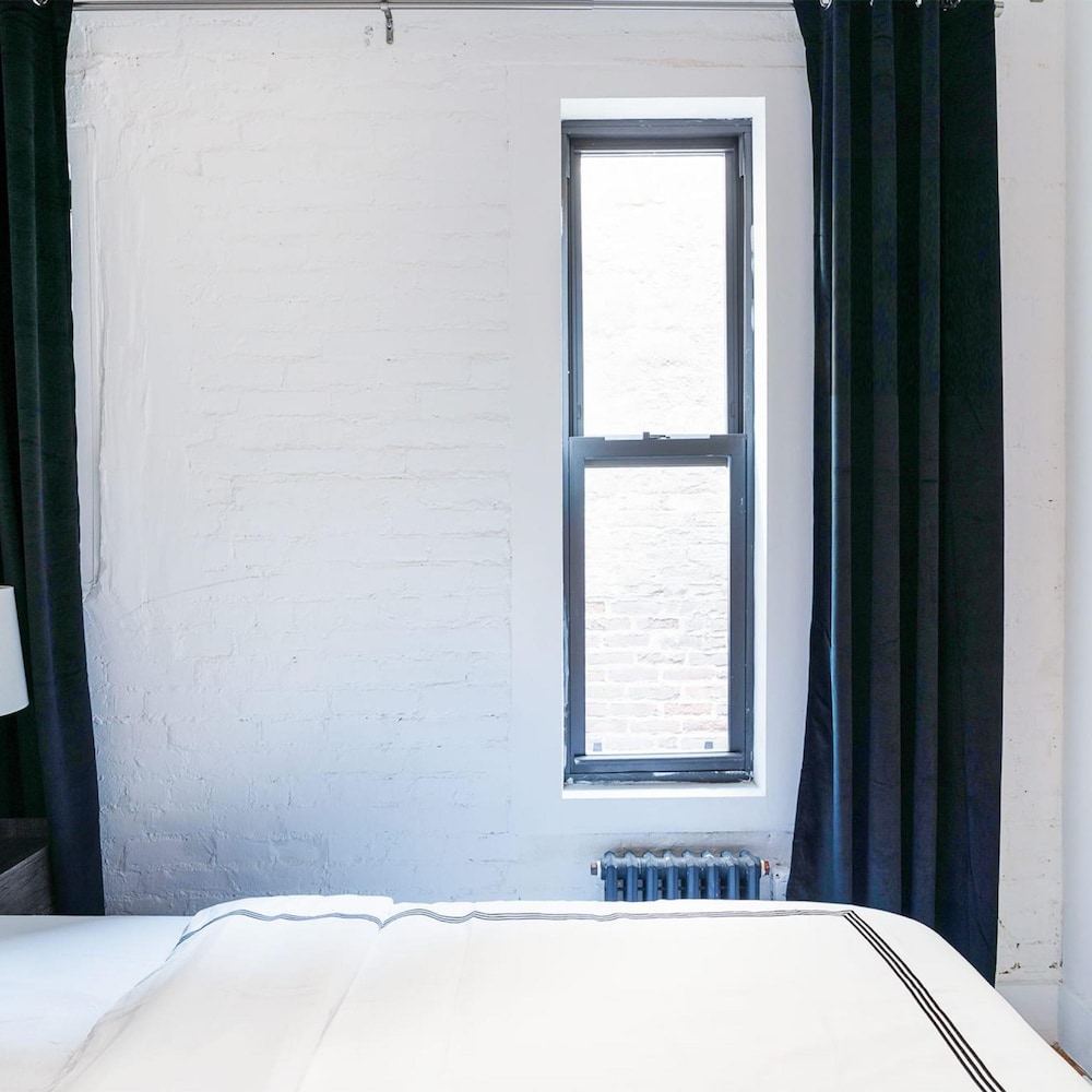 1288-5fs New Renovated 2 Bedrooms in UES