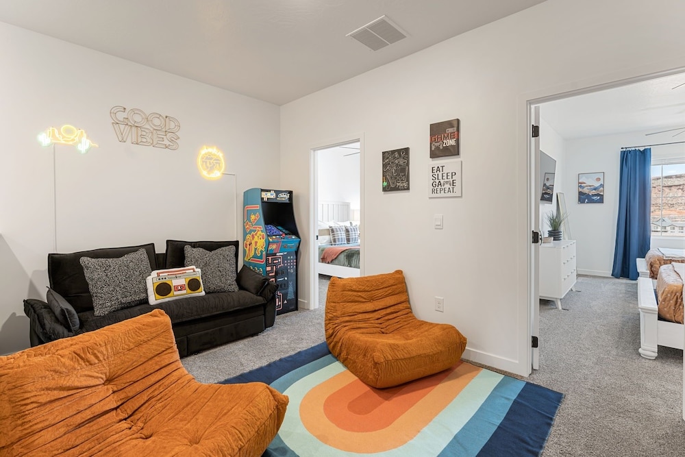 Ripples And Rocks Adventure House 4 Bedroom Townhouse