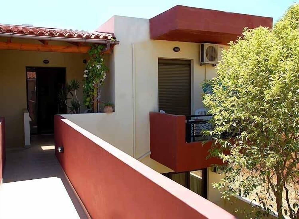 Armonia Apartments