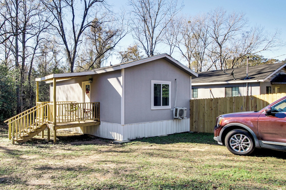1 Mi to Dtwn Enterprise: Pet-friendly Home w/ Yard
