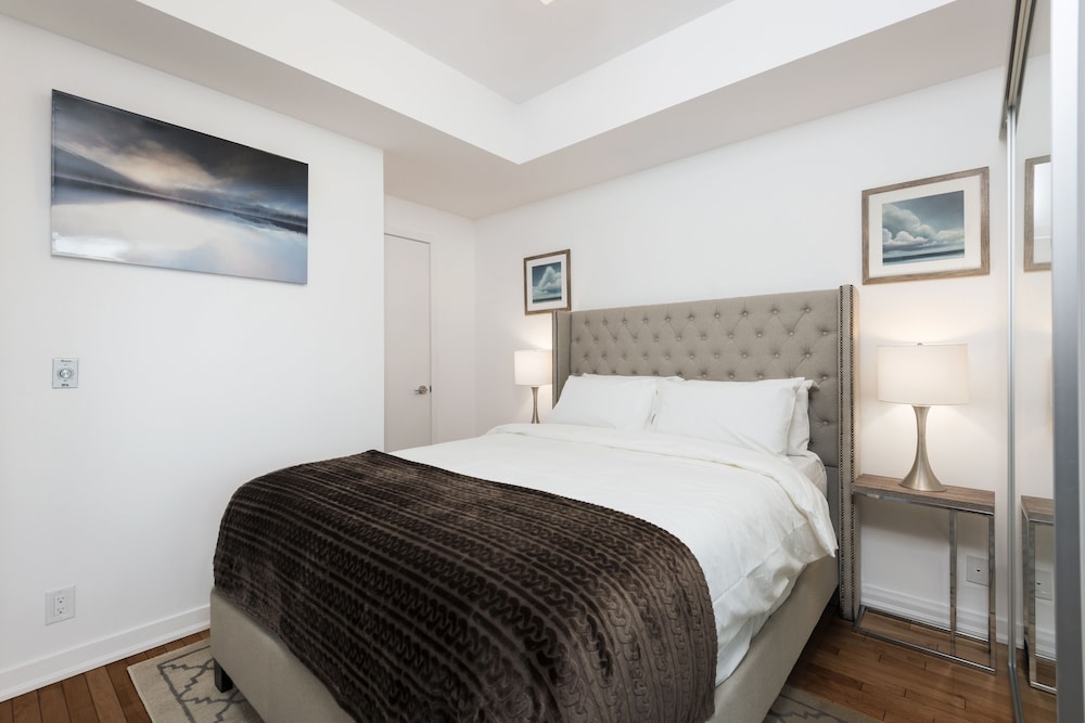 Metropolis Condotel Suites - York Street - Image 3