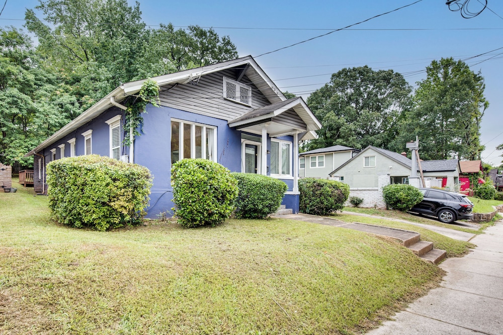 Renovated ATL Home 2 Mi to Mercedes-benz Stadium!