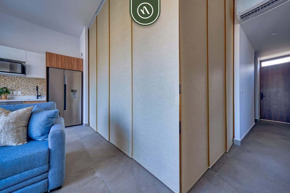 New Studio - King Bed - Pool - Jacuzzi - Gym