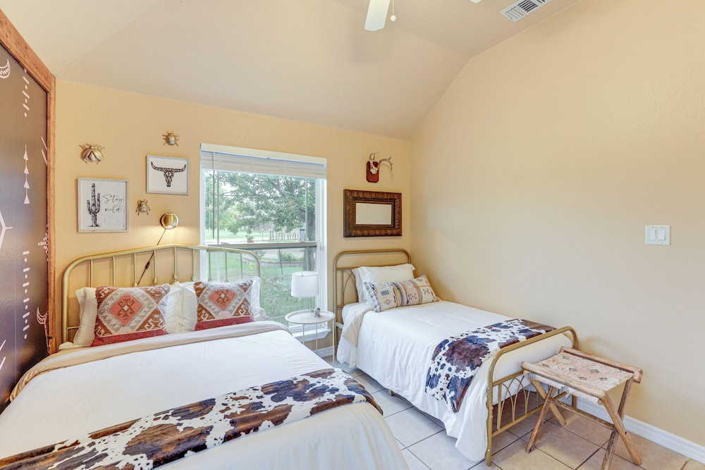 5 Acres! Countryside Getaway Outside Fort Worth