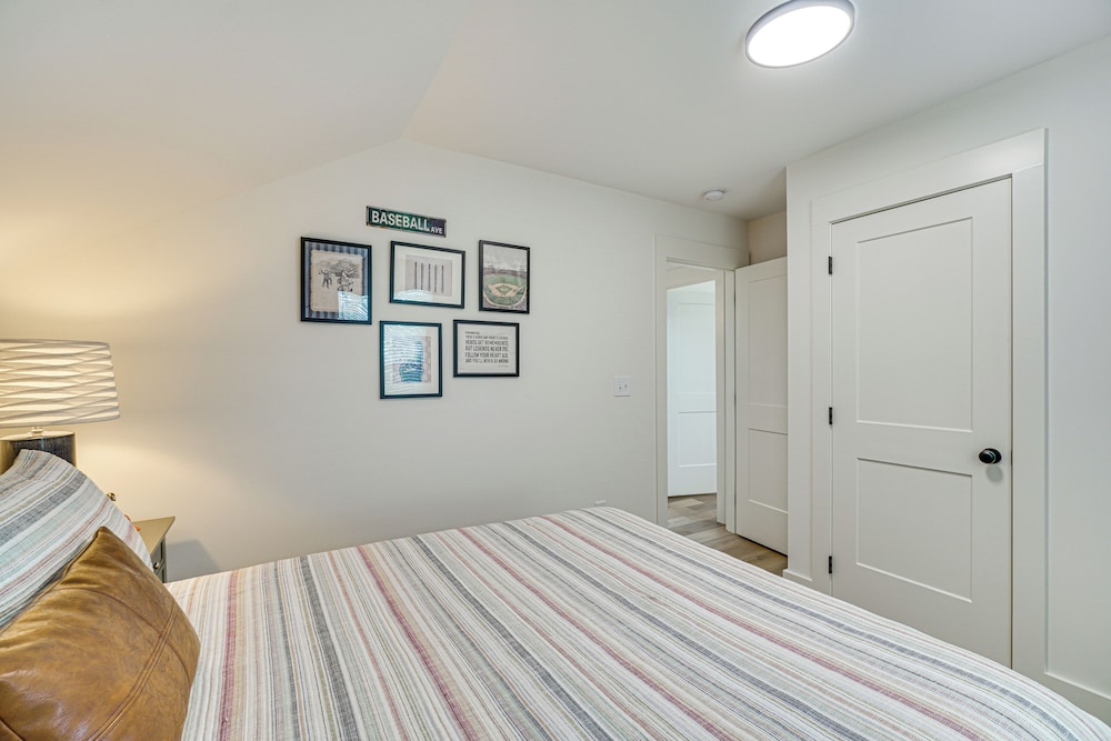 2 Mi to UT: Modern Retreat w/ Covered Porch