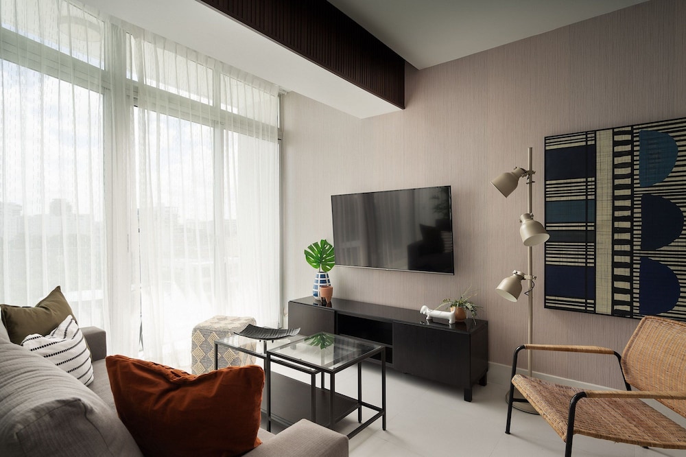 Shalom Residences By YellowKey