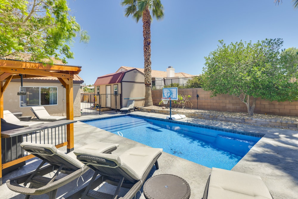 Lovely Bullhead City Retreat w/ Patio & Grill!