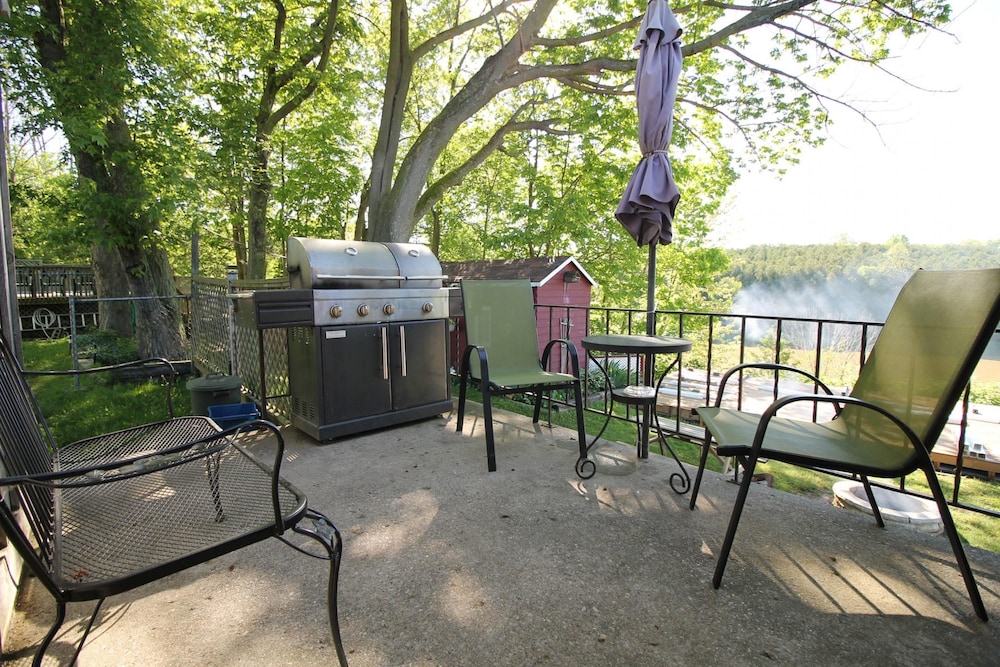 3 Bdrm Country Cottage - Main House - Rosewood Cottages