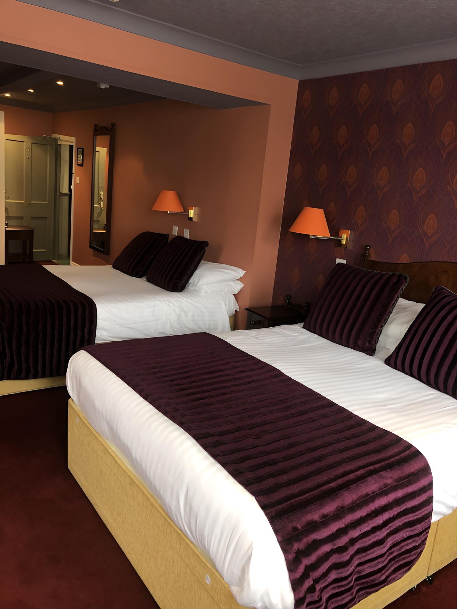 Skegness Vacations - The Vine Hotel - Property Image 5