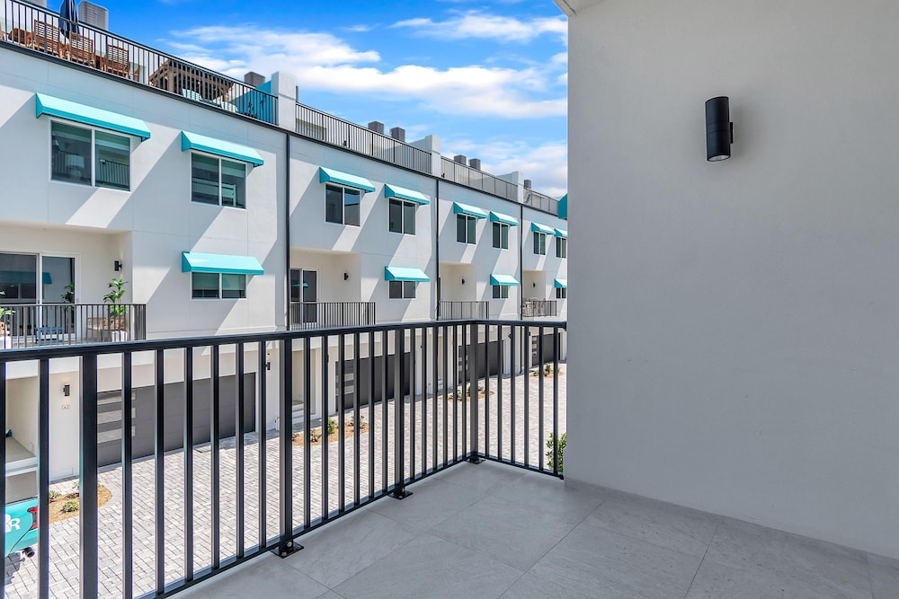 Azul Townhomes B3
