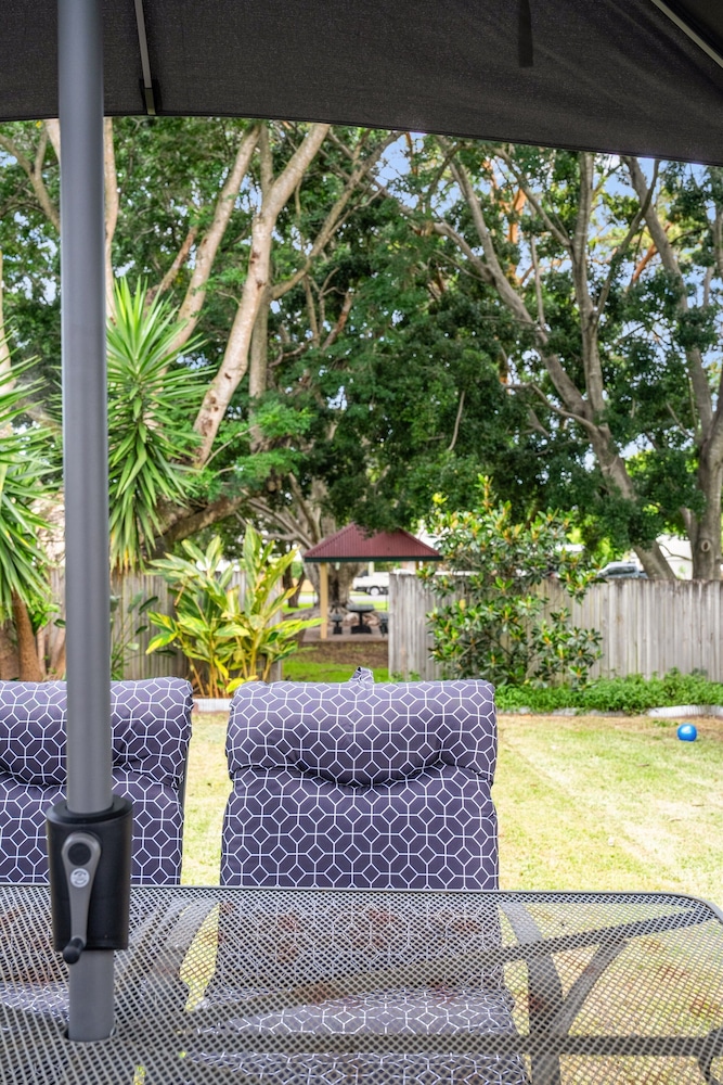 Spacious Family Home With Garden in Quiet Suburb