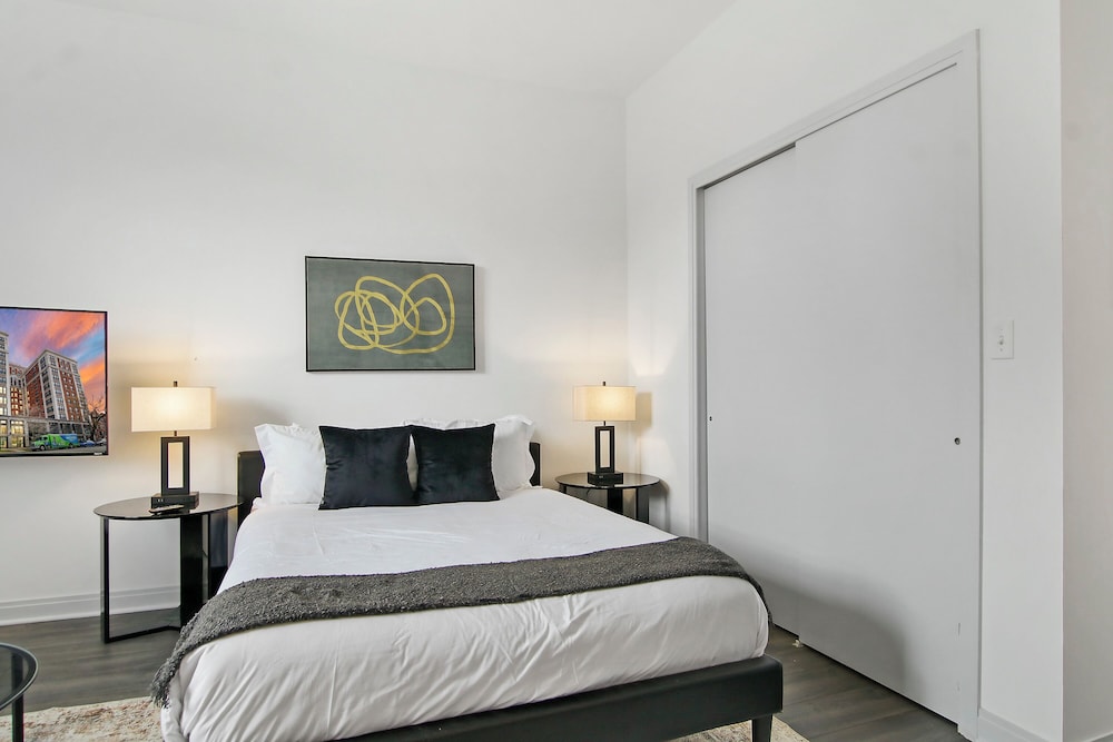 Chic Studio - Del Prado 418