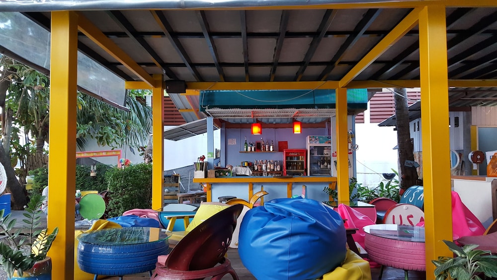 Think & Retro Cafe Lipa Noi Samui