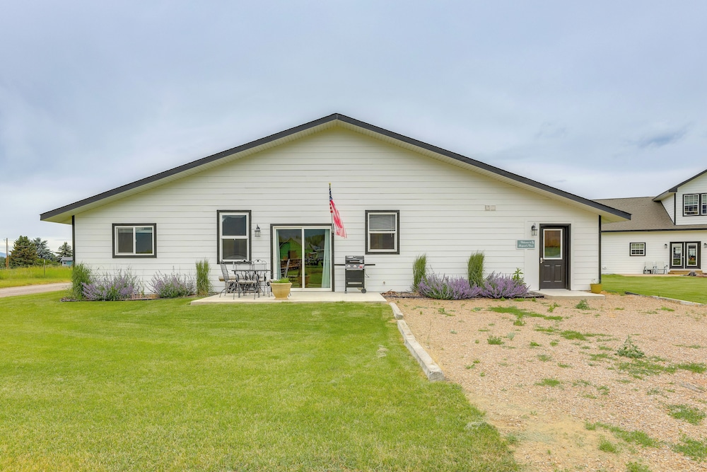 23 Mi to Glacier Natl Park: Mtn-view Gem w/ Patio