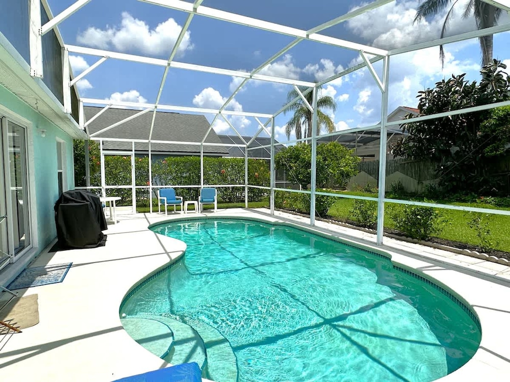 Minutes From Disney Themed 2 Bd Villa With Private Pool