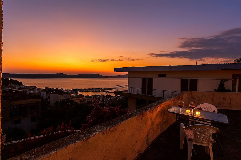 Pylos Sunset Retreat With Panoramic Sea Views