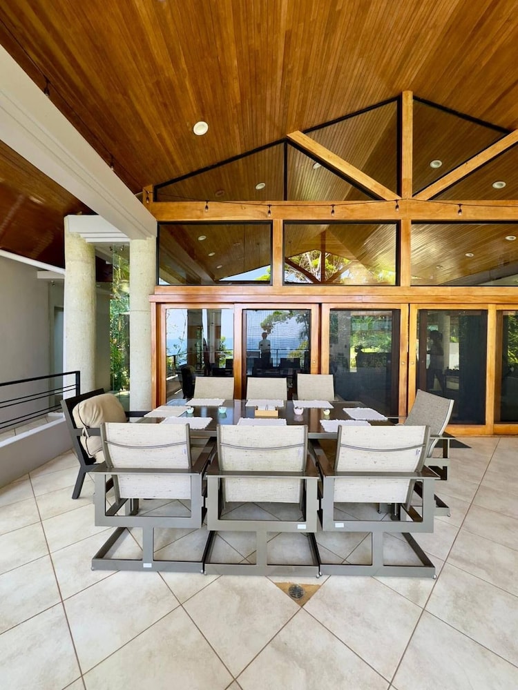 Luxurious Rainforest Retreat in Drake Bay, Osa, Costa Rica