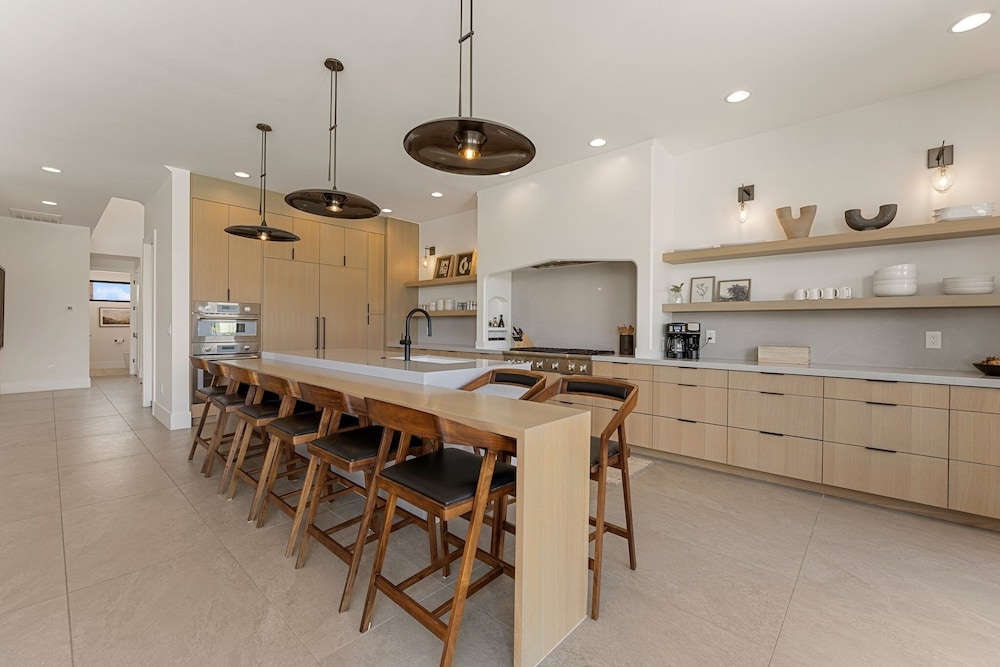 Luxury Beachside 7 Bedroom Home