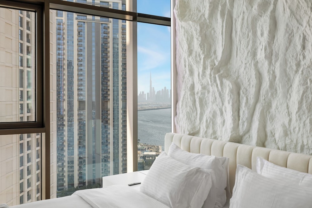 Serene 1BR Escape with Burj Khalifa View