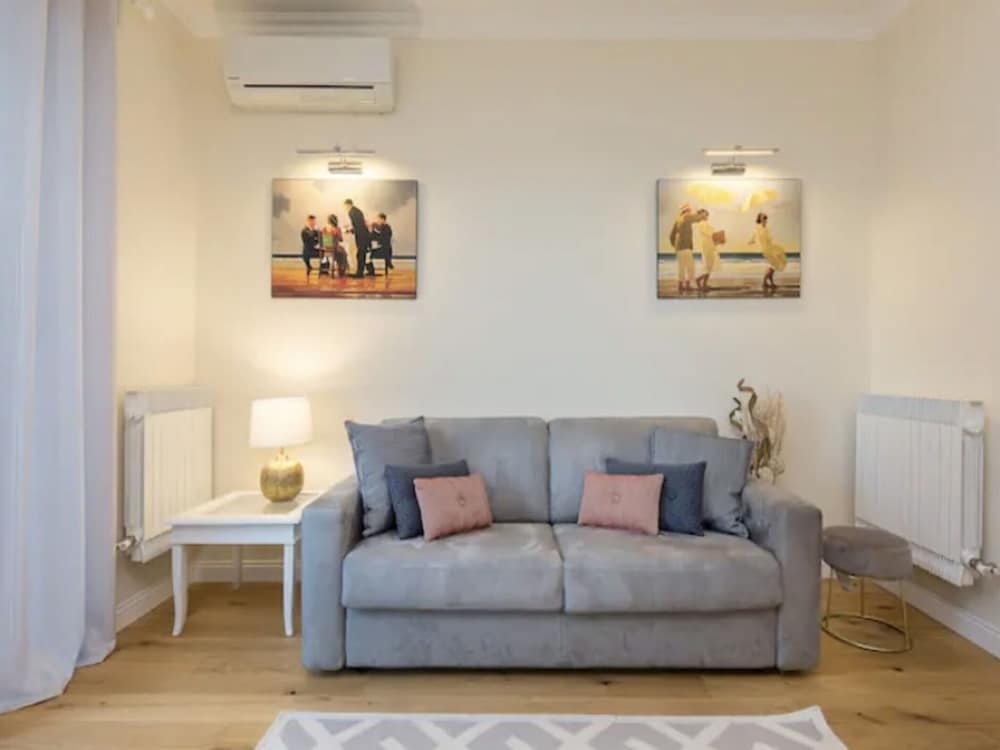 Apartment Near Historic Center and Lake Promenade view 4