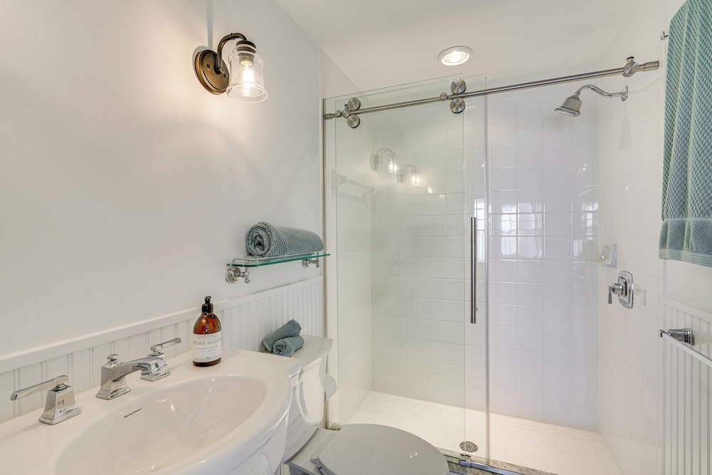Luxe Pine Island Living: Historic Old Florida Gem!