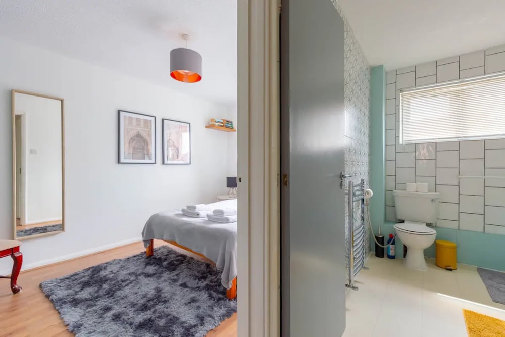 Bright 3 Bedroom House With Terrace, 16 Mins to Big Ben
