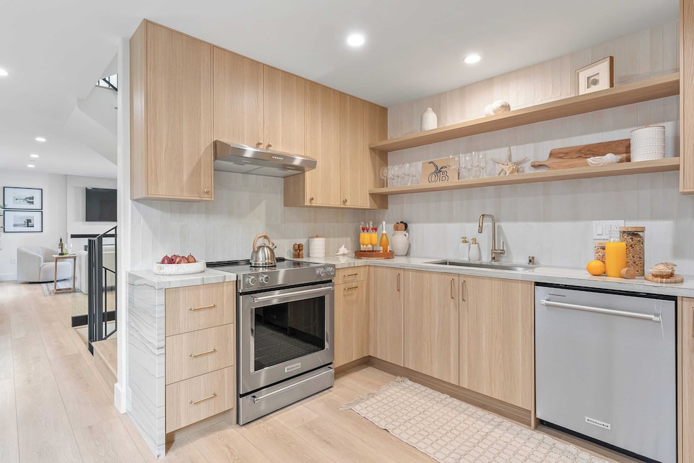 Point View Luxe by Avantstay 5BR Coastal Stay w/ En-suites & Kitchen
