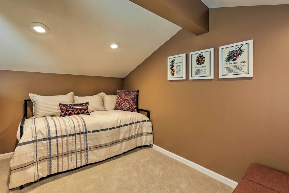 Lake Tahoe Vacations - Incline Village Home: 1 Mi to Skiing Beaches! - Property Image 19