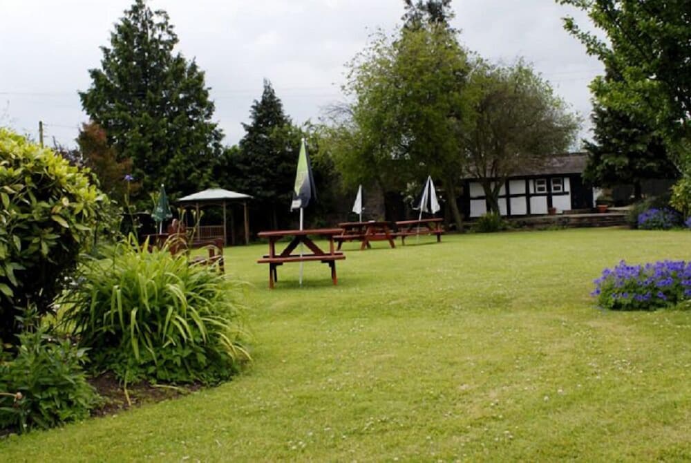 England's Gate and Coachhouse