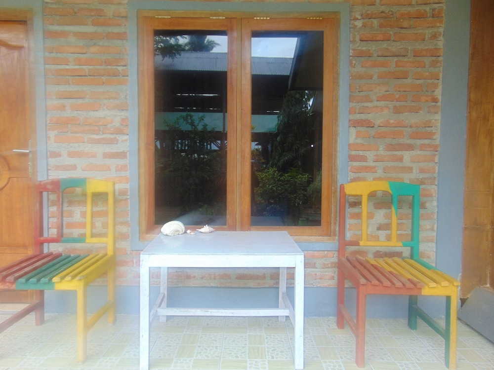 Del Mar Home Stay and Cafe