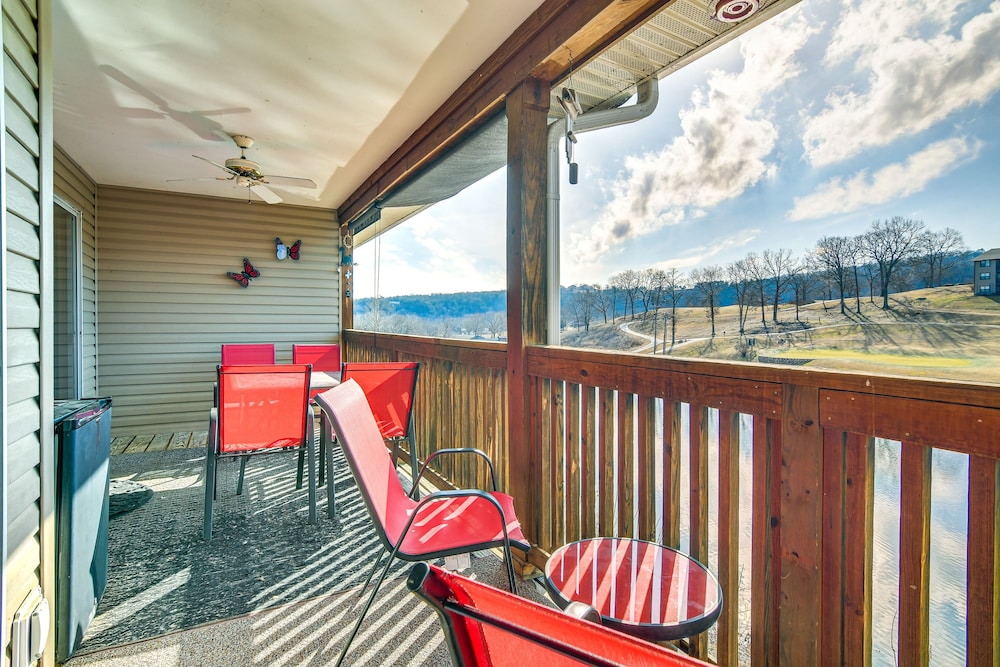 Stunning Table Rock Lake Condo Near Branson Strip! view 4