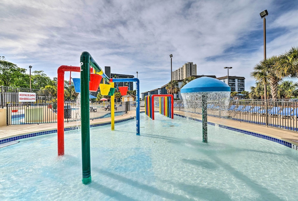 6th-floor Oceanfront Myrtle Beach Condo w/ Balcony