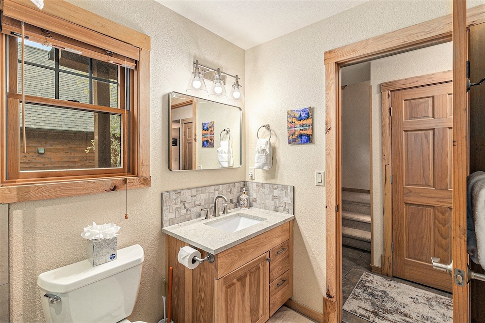 Solitude Beaver #3 - Estes Park 2 Bedroom Condo by RedAwning
