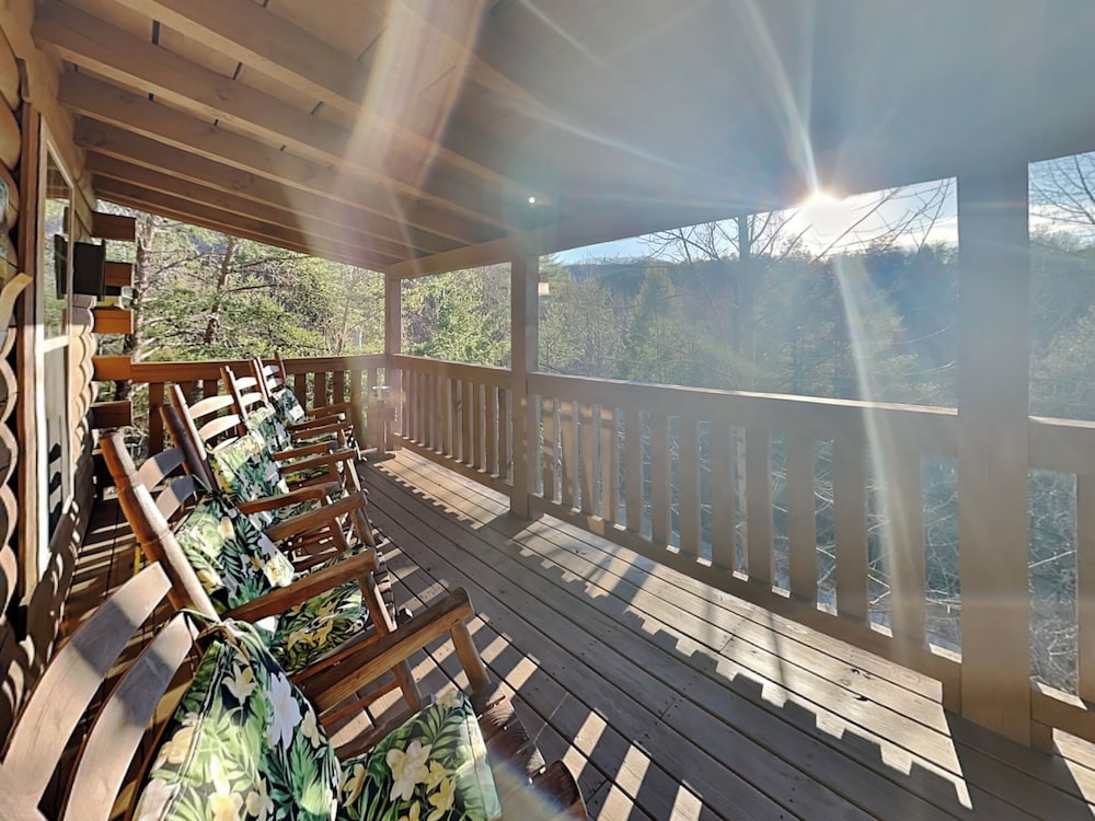 Zen Bear's Den by Jackson Mountain Rentals