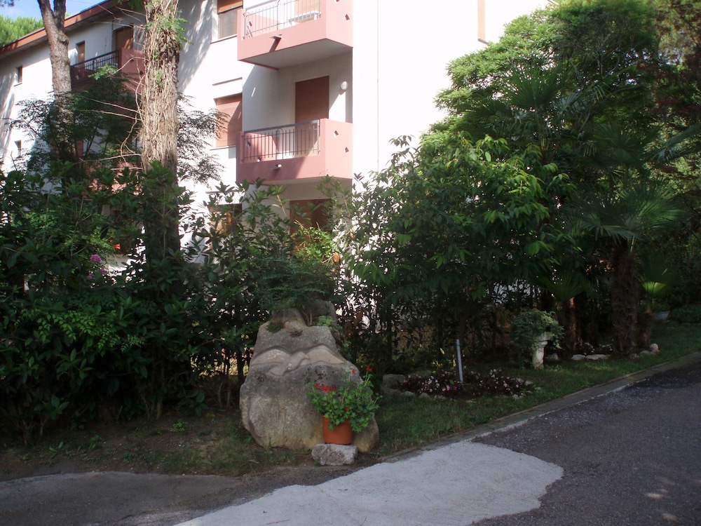 Photo 32