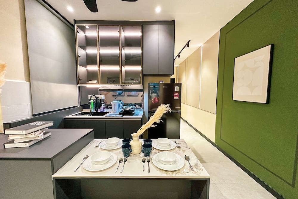 Neu Suites Horizon View Apartments
