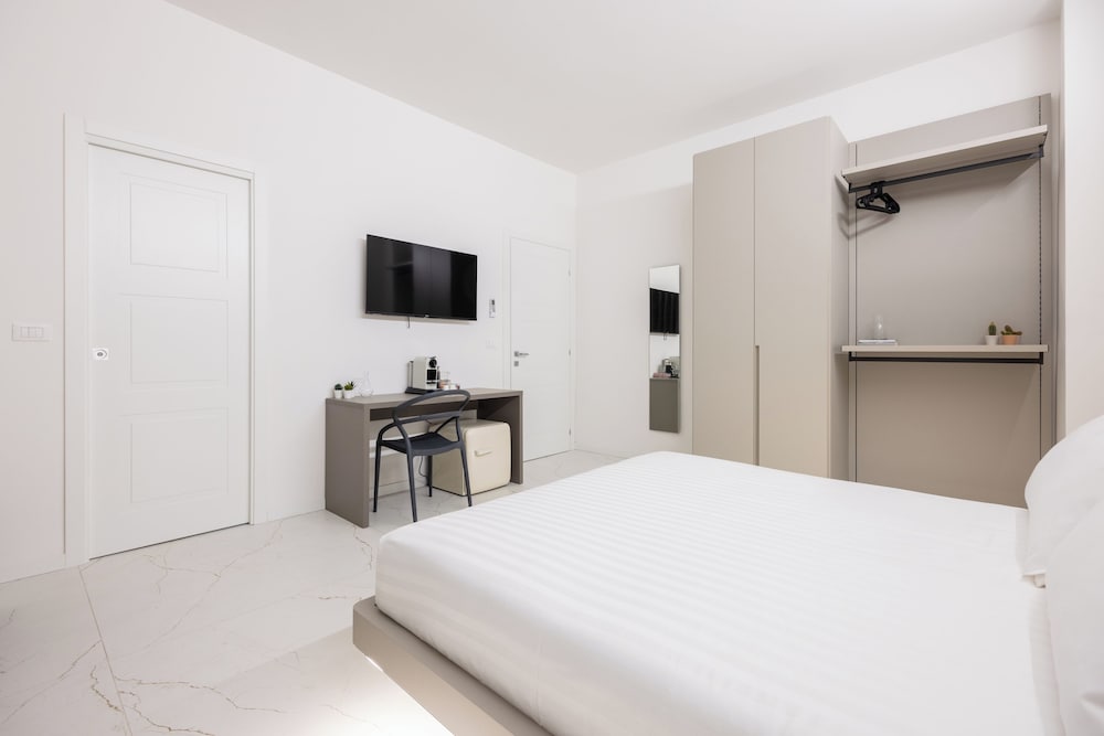 Excelsior Station Suite