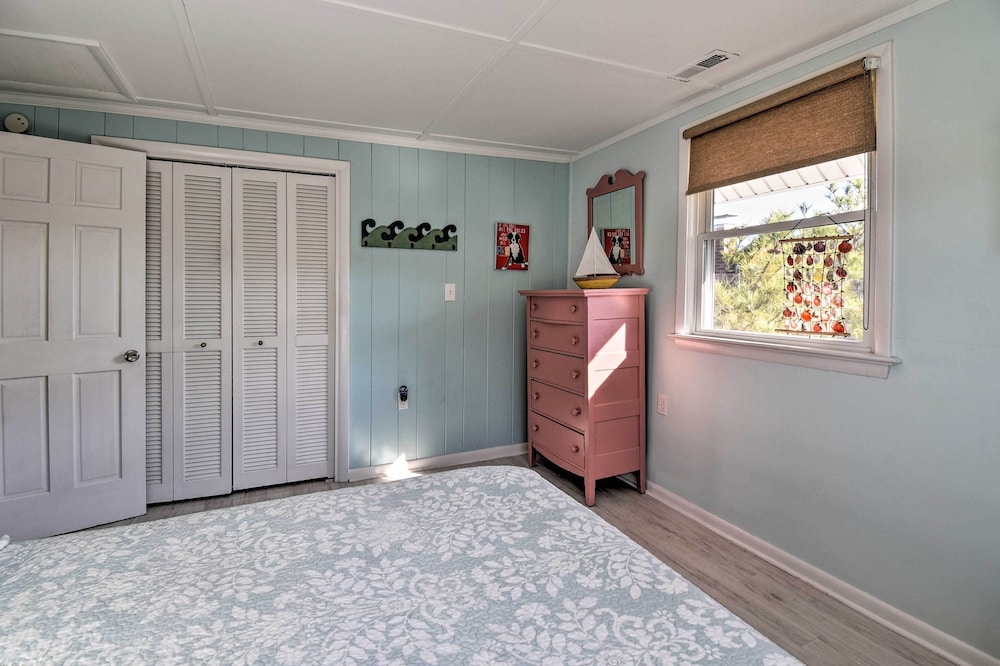 Classic Chesapeake Beachside Cottage w/ Porch! view 3