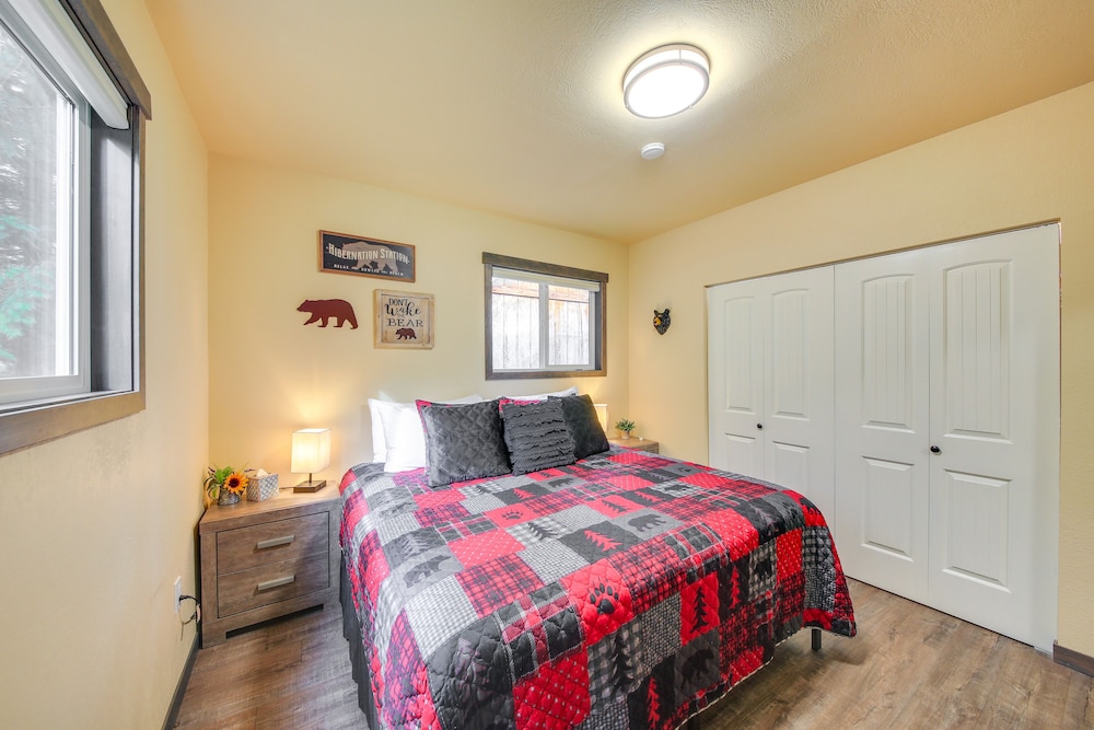 Sandpoint Vacations - Scenic Priest Lake Vacation Rental: Deck  Views! - Property Image 2